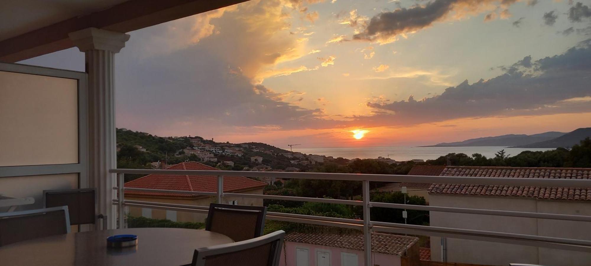 Romana Avec Aparthotel 4*